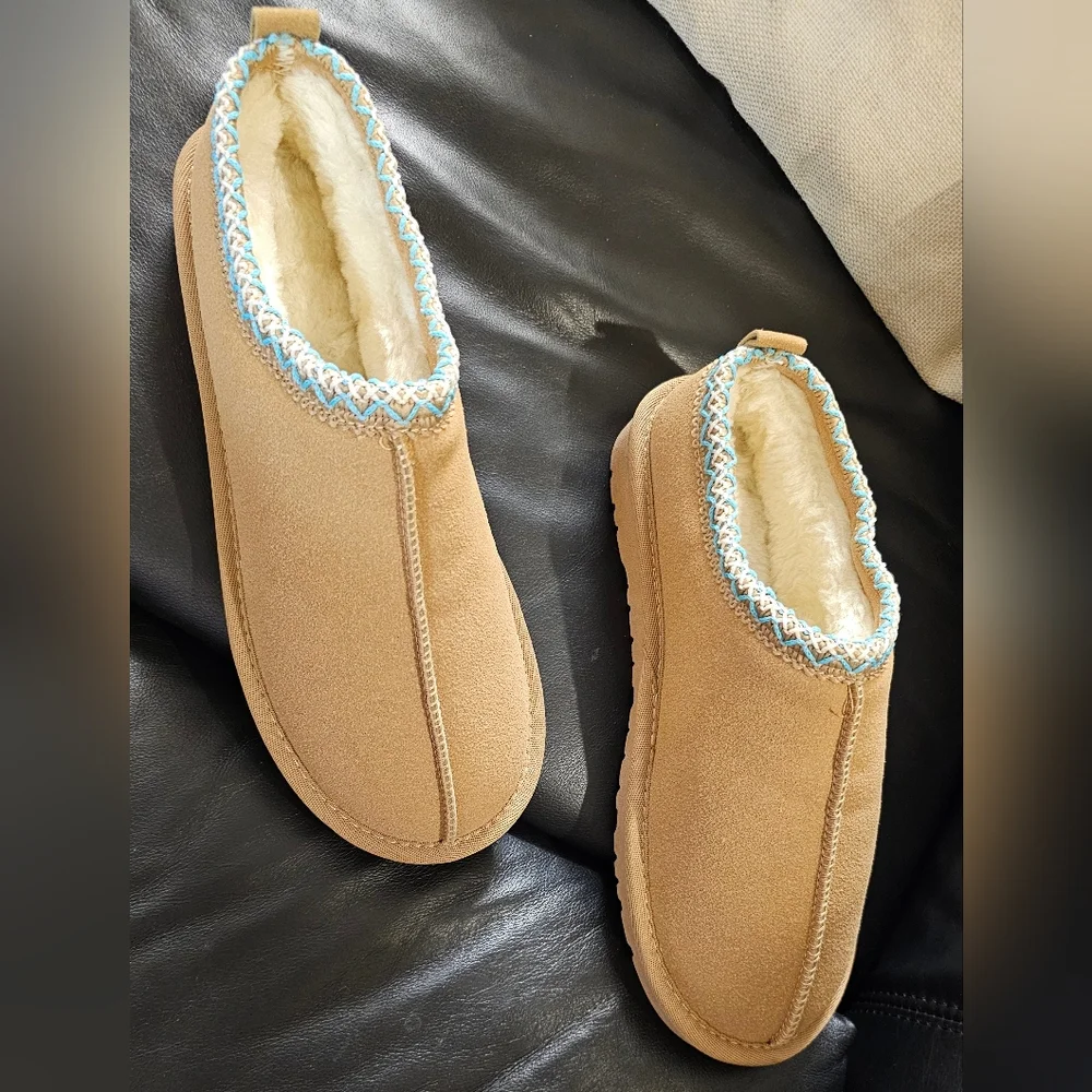 Tan Slip-On Sherpa Lined Slides with Teal Cross Stitch Trim Womens Size 8 NWOT - Picture 5 of 12
